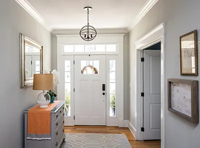 Ingresso attrezzato con soluzioni contenitive